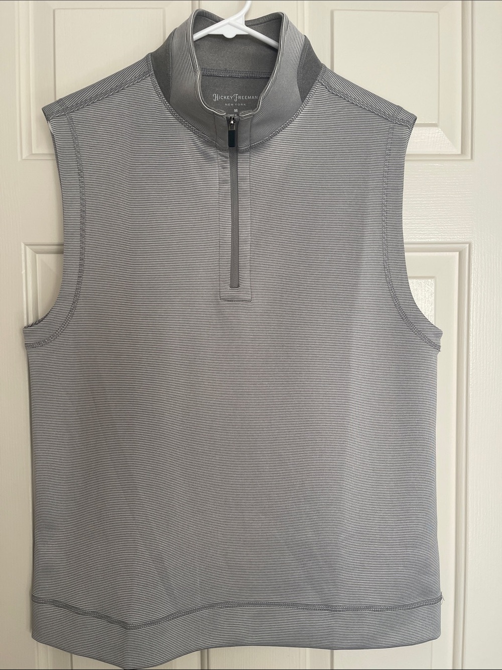Hickey Freeman Grey Striped Sleeveless Golf1/4 Zip Vest Men’s Size M